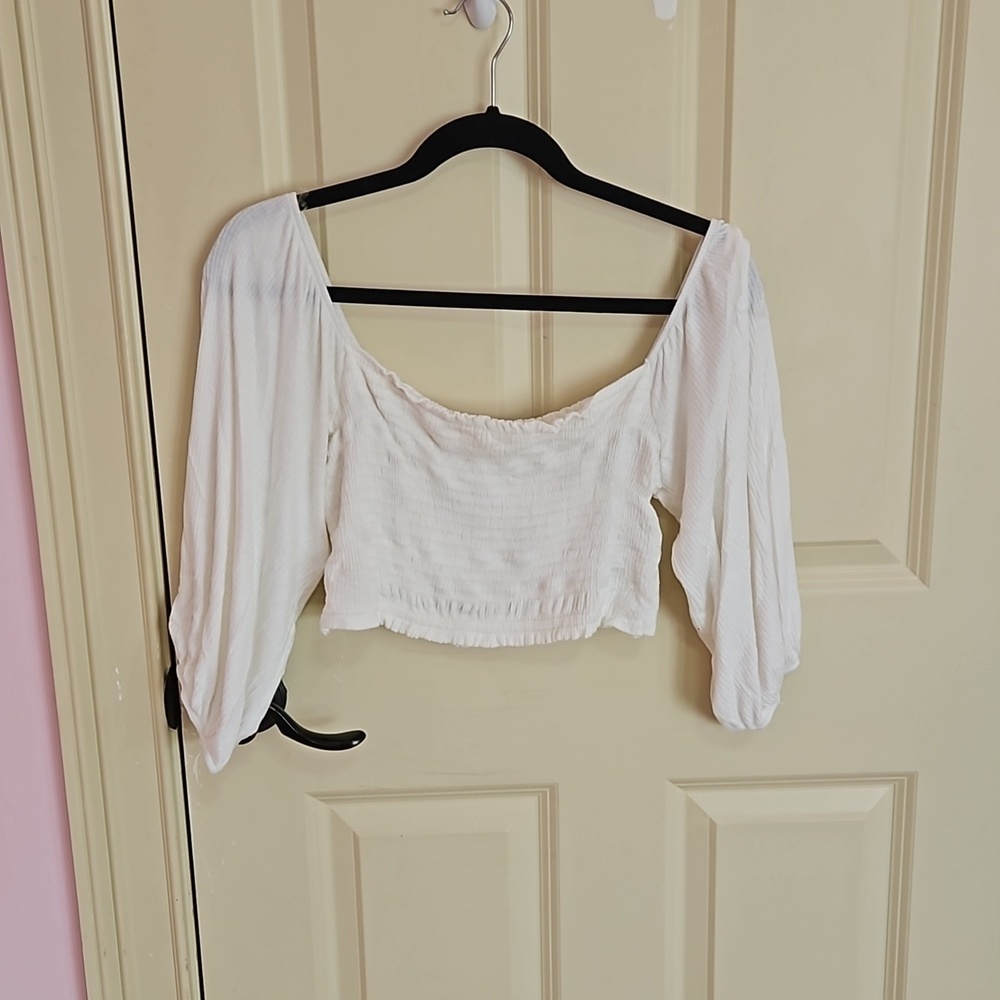 🪅 White long sleeve crop top size M